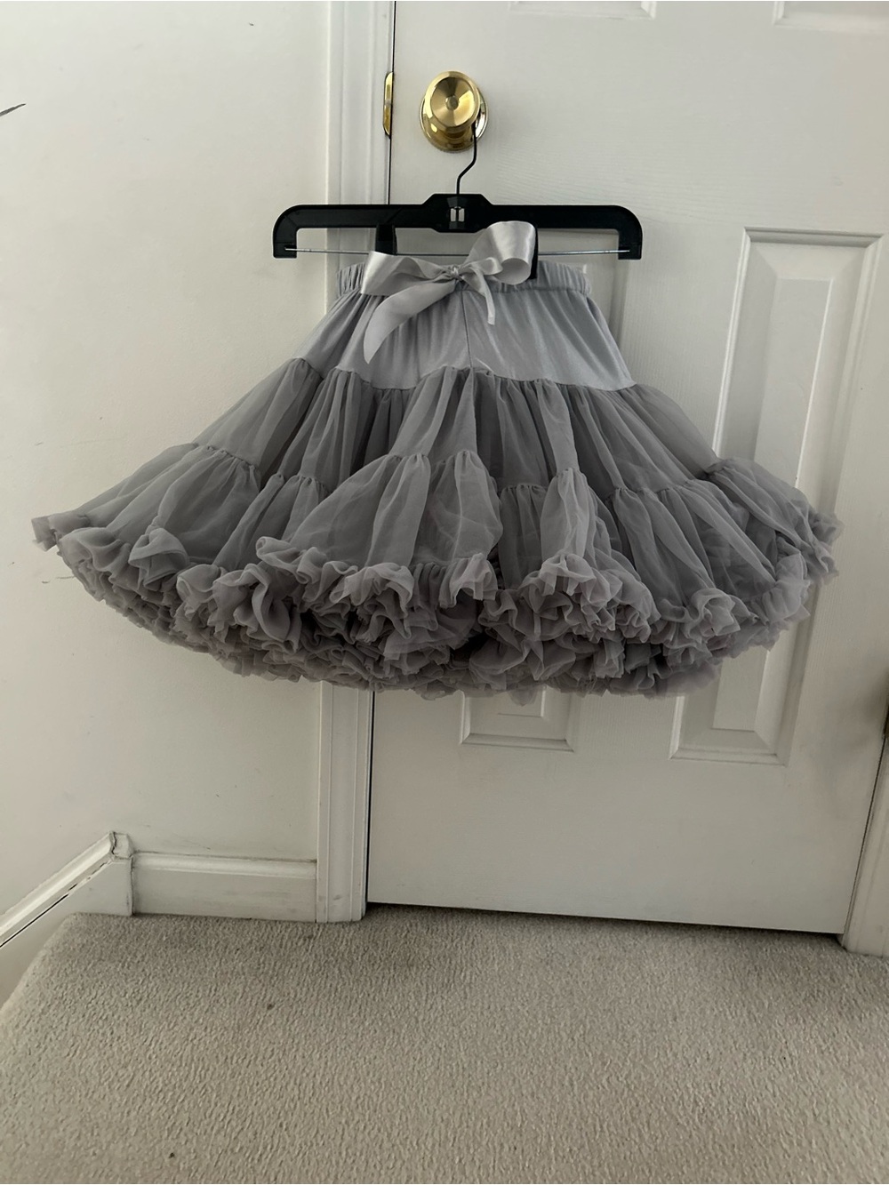 Angel’s Face tutu Silver Cloud size x-large 10-12 years light gray fluffy twirl